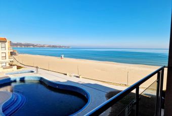 Вид на море из террасы Obzor beach Resort