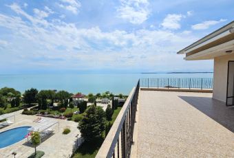 Prestige Fort Beach терраса с видом на море 