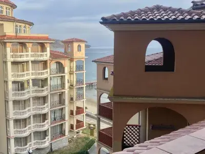 Частичные вид на море из террасы