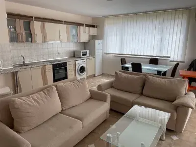 Меблированная гостиная комната