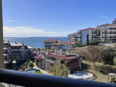 Частичный вид на море из террасы