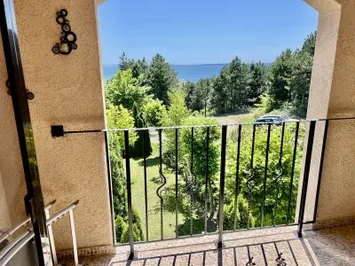 терраса с видом на море в комплексе Sea Fort