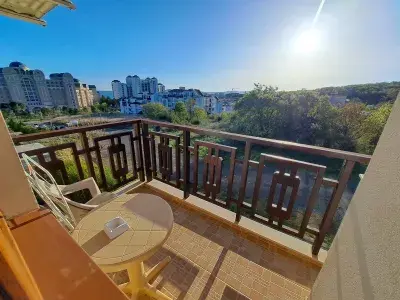 Терраса с частичным видом на море