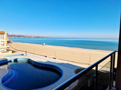 Вид на море из террасы Obzor beach Resort