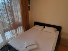 Спальня с кроватью