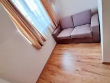 диван в гостиной