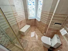 ванная комната с туалетом