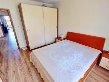 меблированная спальня