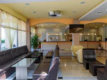 фое