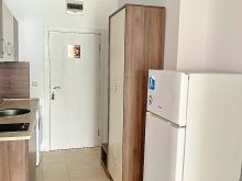 холодильник в кухонной зоне