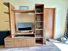 Стенка с телевизором