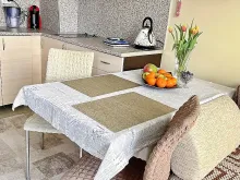 обеденный стол