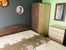 спальня с мебелью
