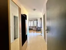 Прихожая со шкафом