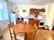 кухонный бокс и стол