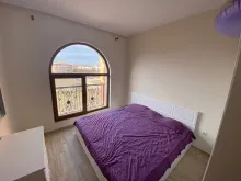 Двуспальная кровать