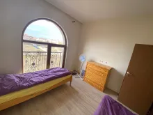 панорамное окно в спальне