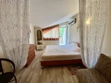 двухспальная кровать