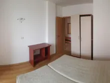 двухспальная кровать