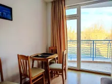 обеденный стол