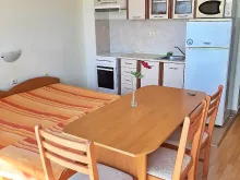 кухонный бокс и обеденный стол