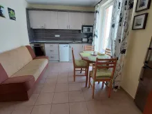 диван и другая мебель