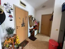 столики в прихожей
