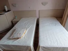 две кровати