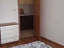 кровать и комод