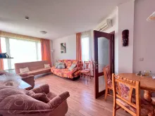 мягкая мебель в комнате