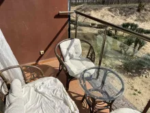 стол, два стула