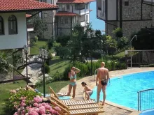 бассейн на территории комплекса