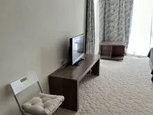 телевизор и кондиционер