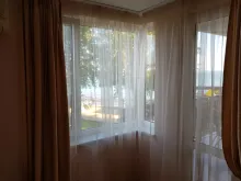 окна с видом на море