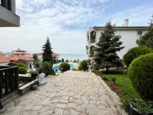 комплекс на первой линии моря