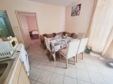обеденный стол