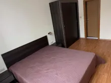 меблированная спальня