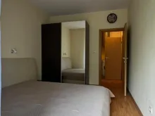 шкаф и кровать