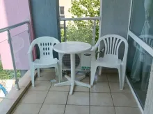 стол, стулья на террасе