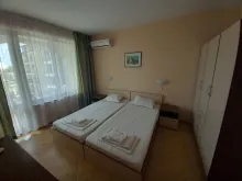 двухспальная кровать