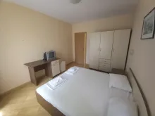 меблированная спальня