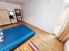 гардероб и кровать