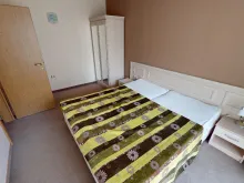 двухспальная кровать