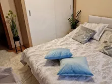 меблированная спальня