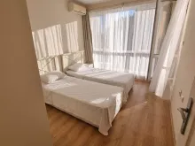 Кровать в спальне