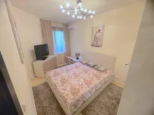 двухспальная кровать