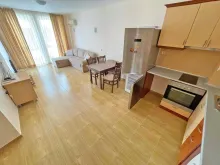 просторная гостиная комната