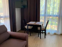 диван в гостиной