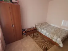 кровать и гардероб