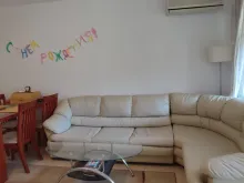 большой диван в квартире